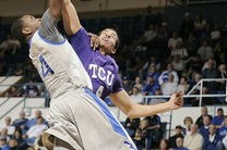 乐鱼体育app下载地址-哈克斯14+12阿夫迪亚空砍33分 热火136-131险胜开拓者，哈斯克斯